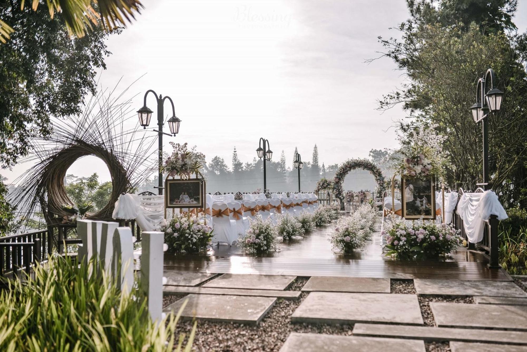 Lido Lake Resort By Mnc Hotel Богор Экстерьер фото